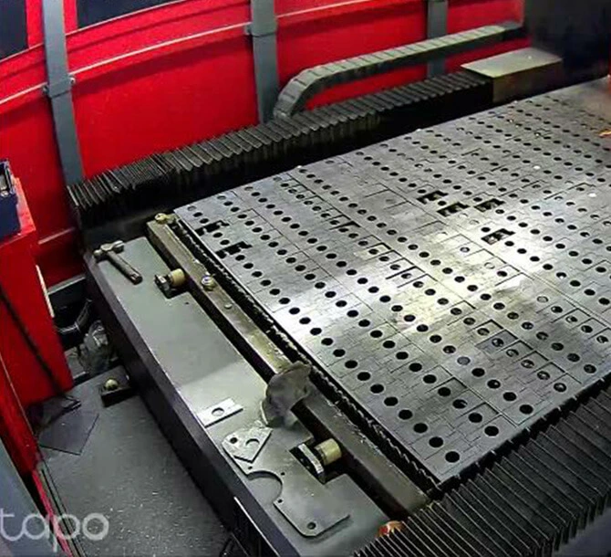 La Aplicación de cortadores láser precisos en el procesamiento de hojas con muchos agujeros