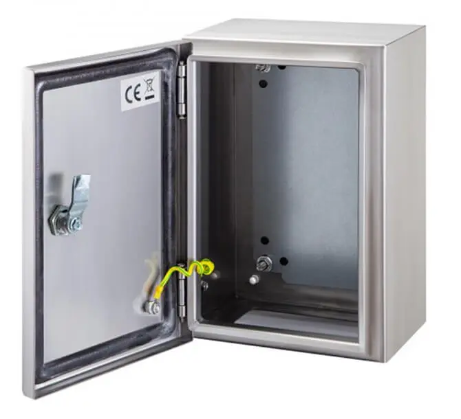 Líneas de bobina Remcor en el procesamiento de gabinetes eléctricos